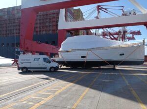 trincaje y retractilado de mercancías en el Puerto de Barcelona